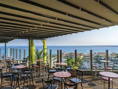 Emerald Resort - Bar Sky